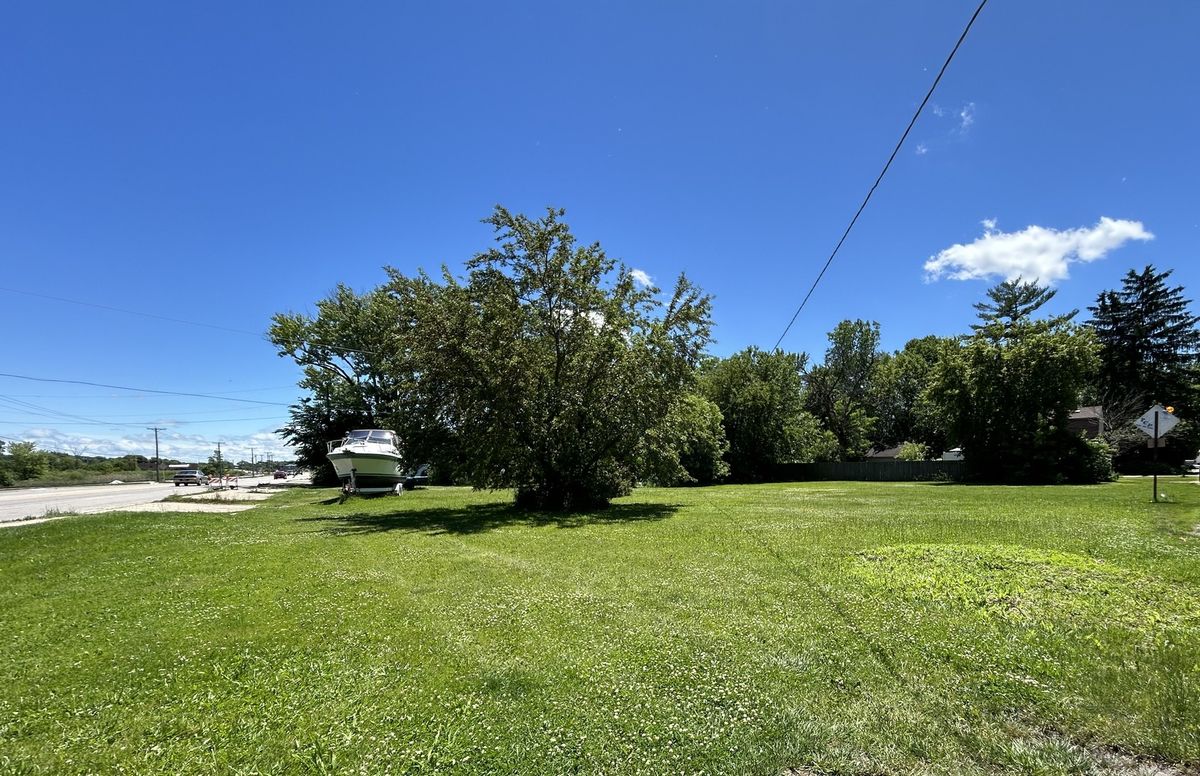 37598 US Highway 12, Spring Grove, IL 60081