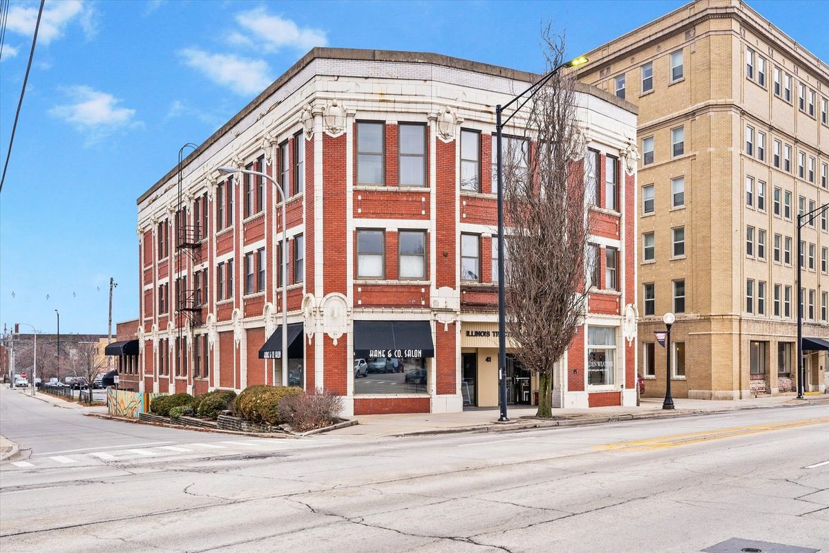 41 E University Avenue, Champaign, IL 61821