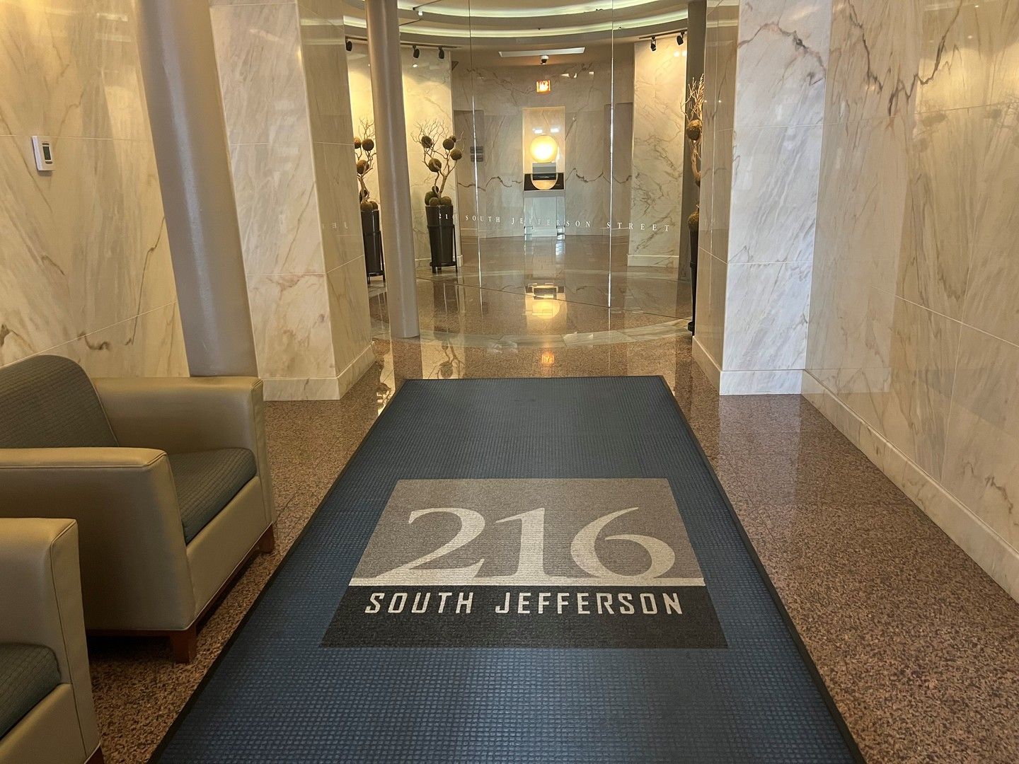 216 S Jefferson Street #202 — Chicago, IL 60661
