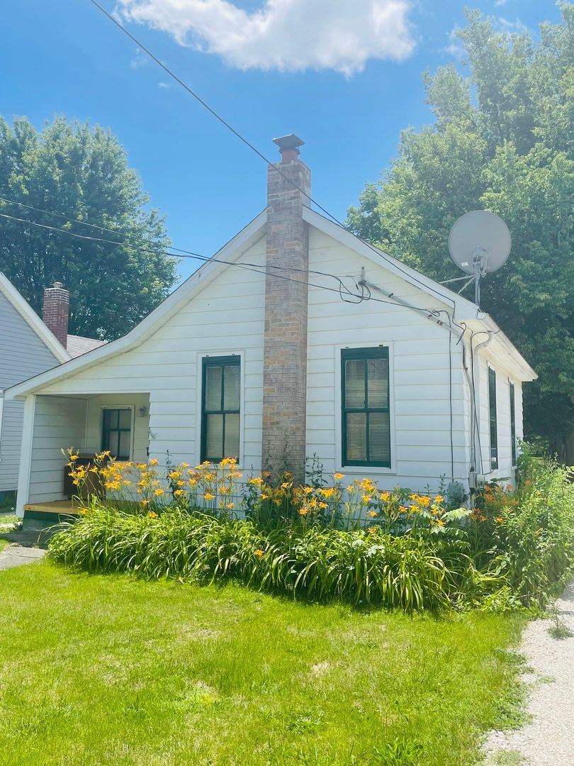 1213 E Main Street — Streator, IL 61364