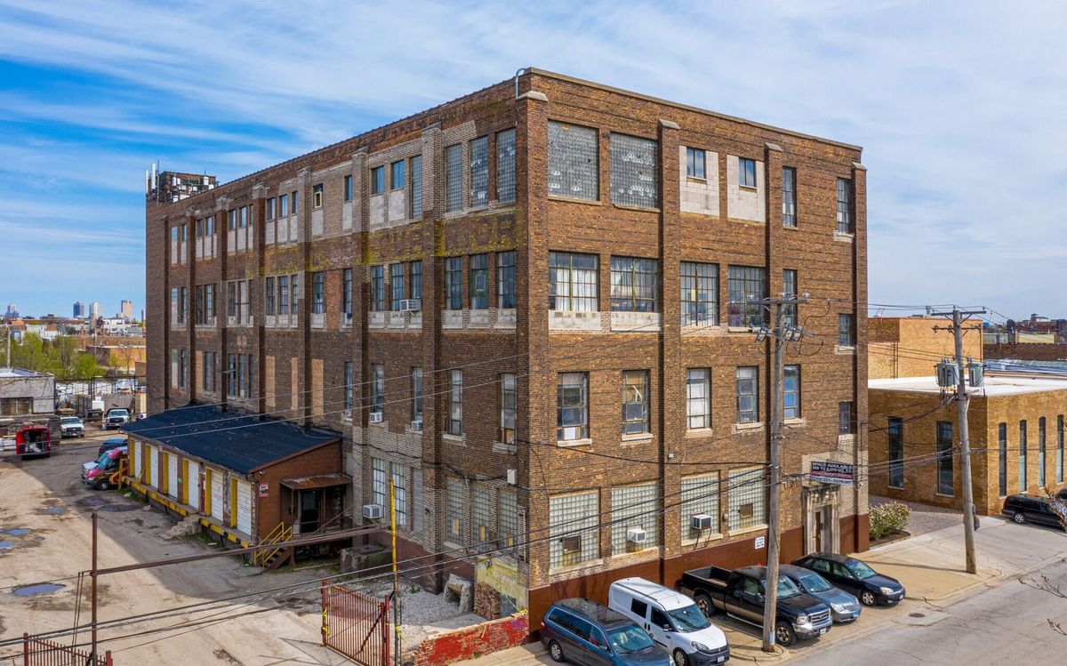 3065 Rockwell Street, Chicago, IL 60618