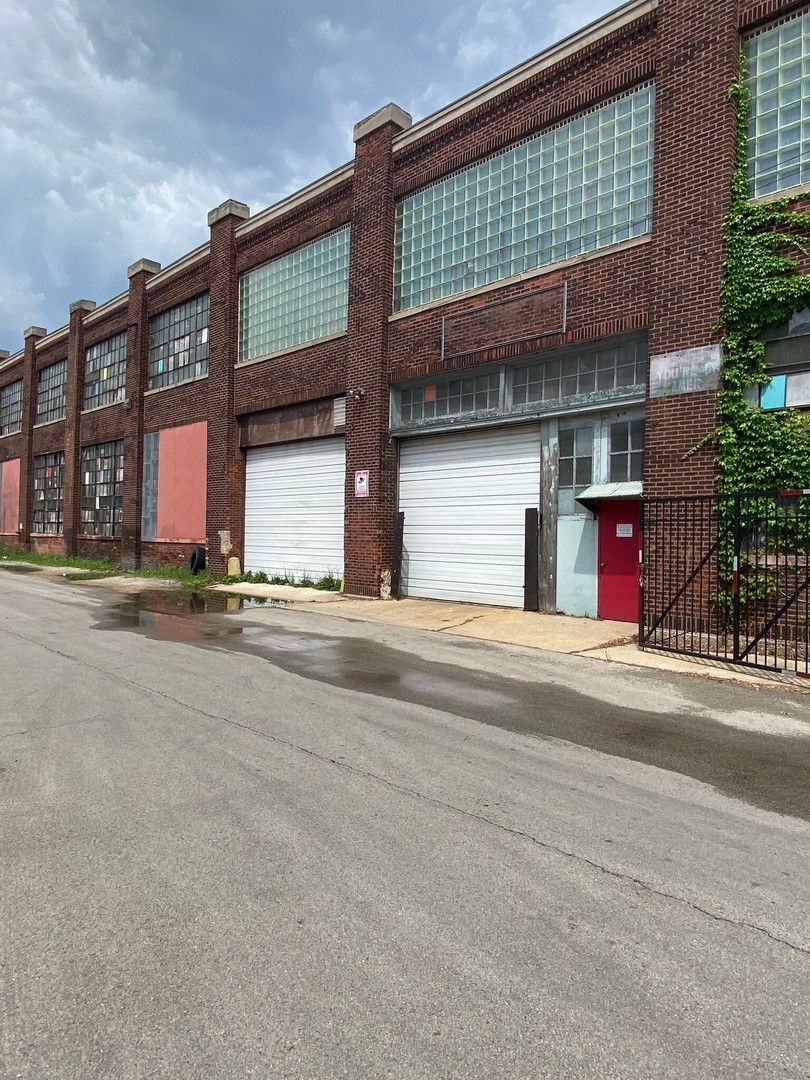 4850 W Bloomingdale Avenue — Chicago, IL 60639