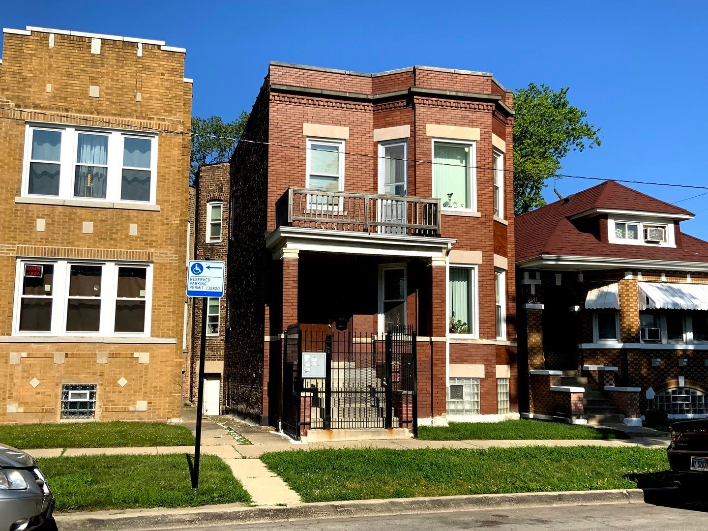 6639 S Rhodes Avenue — Chicago, IL 60637