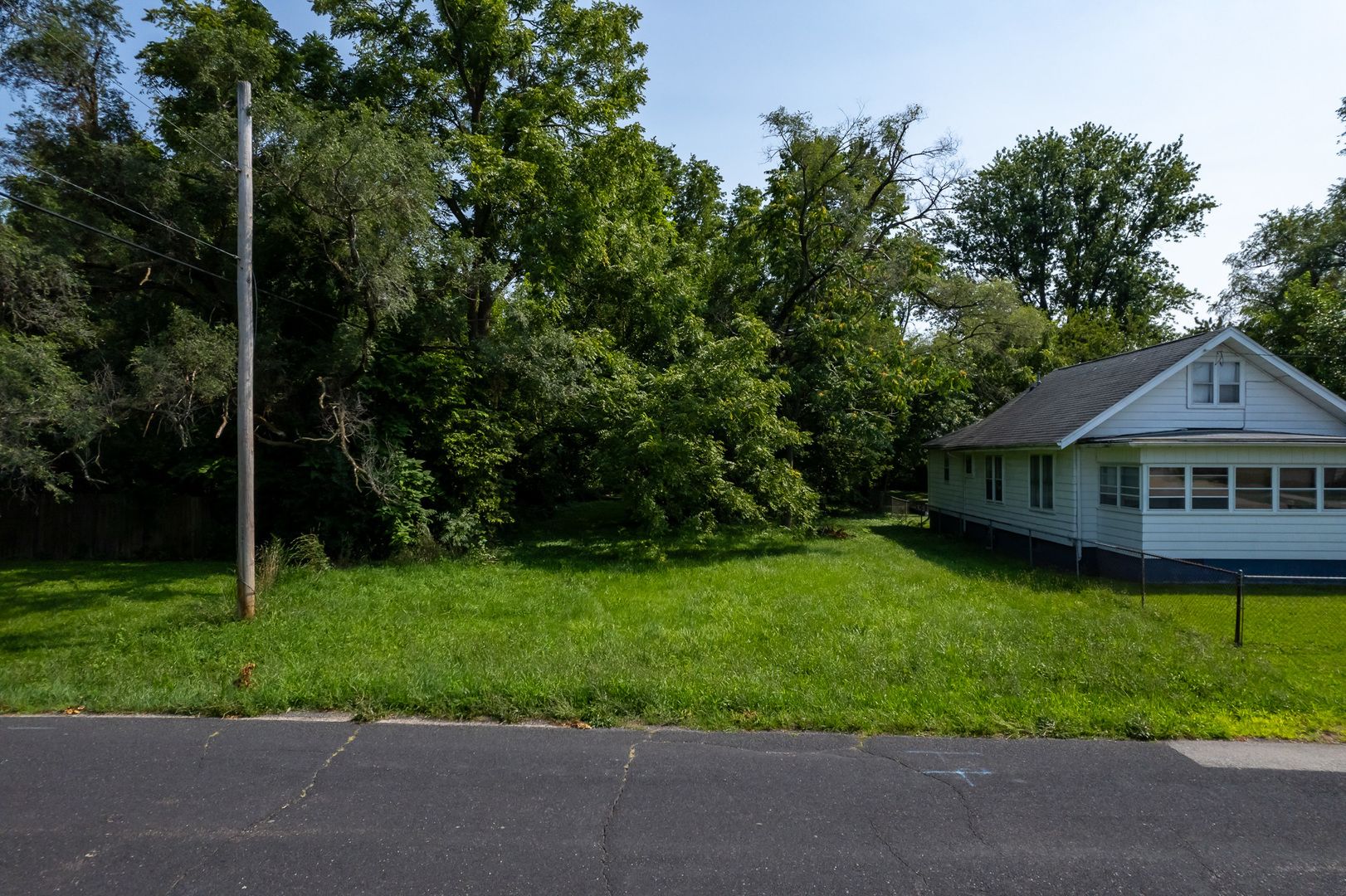 512 E Paris Avenue — Peoria, IL 61603