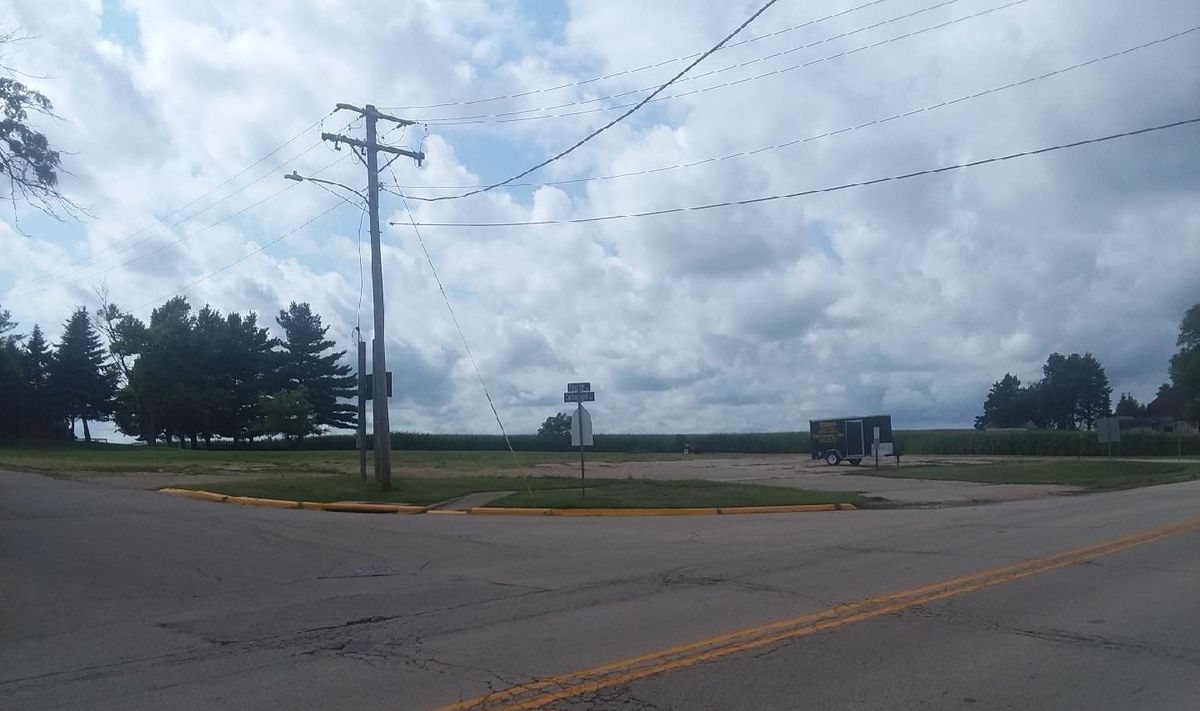 1003 Cartwright Avenue, Ashton, IL 61006