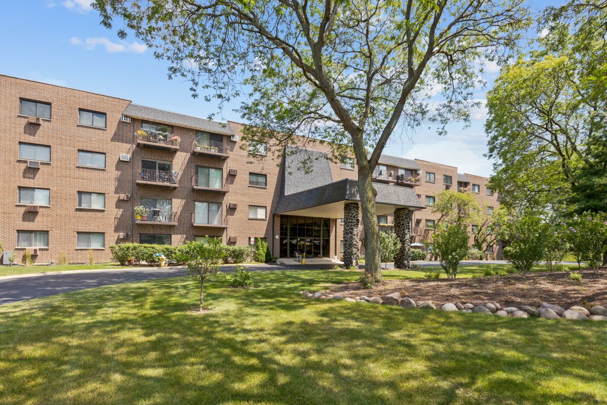 235 N Mill Road #115B — Addison, IL 60101