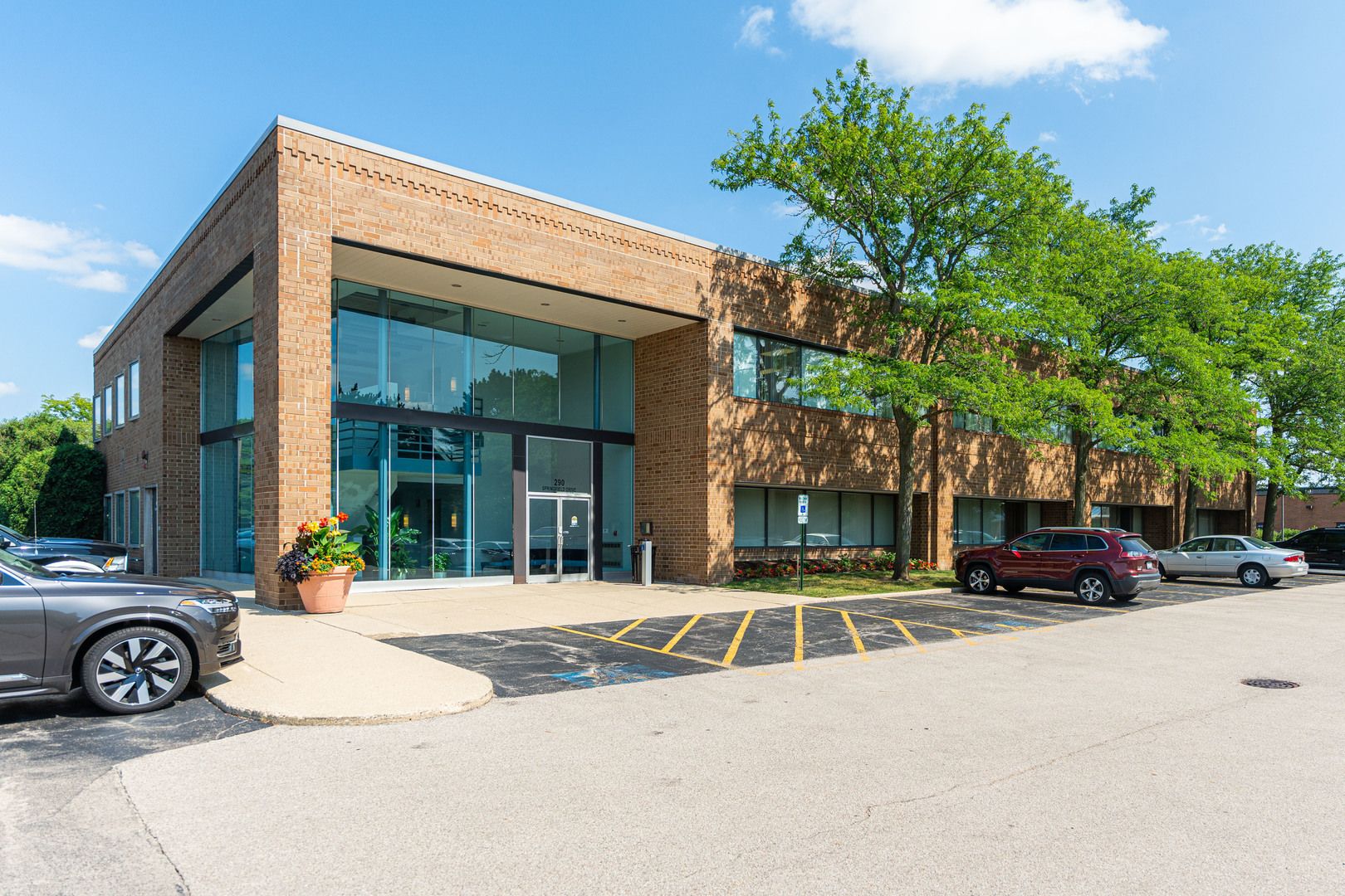 290 Springfield Drive — Bloomingdale, IL 60108