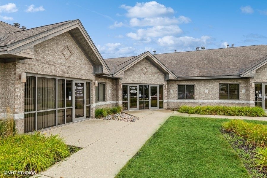 600 Dakota Street #B — Crystal Lake, IL 60012