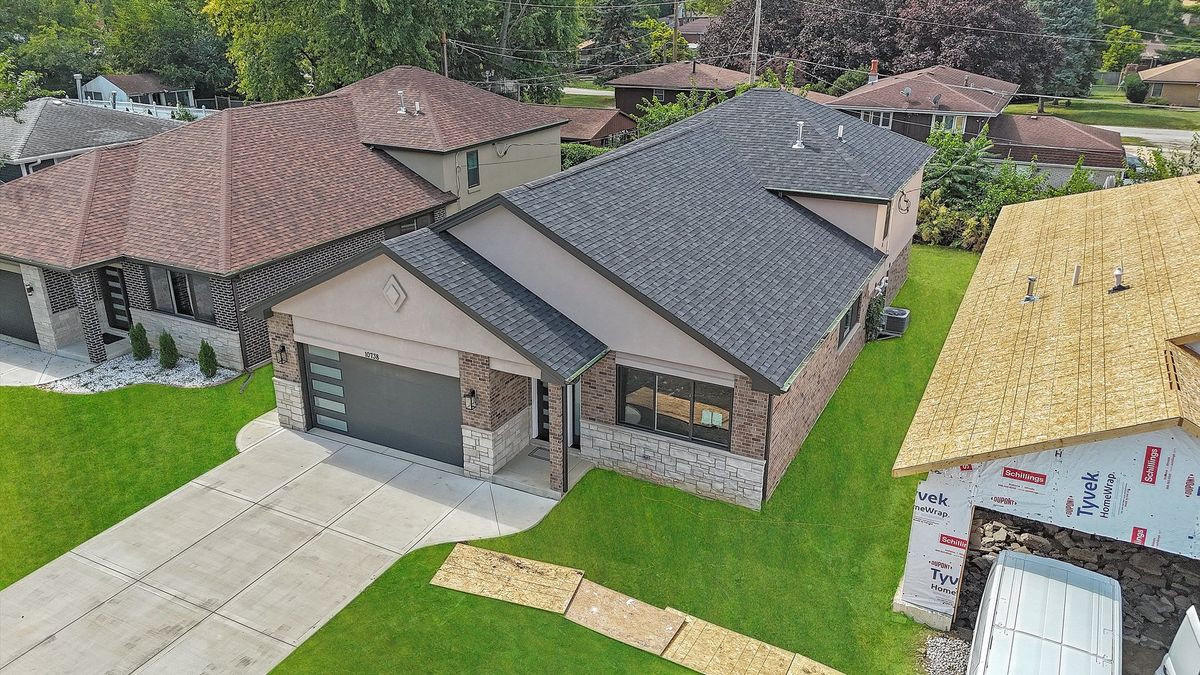 10738 Worth Avenue, Worth, IL 60482