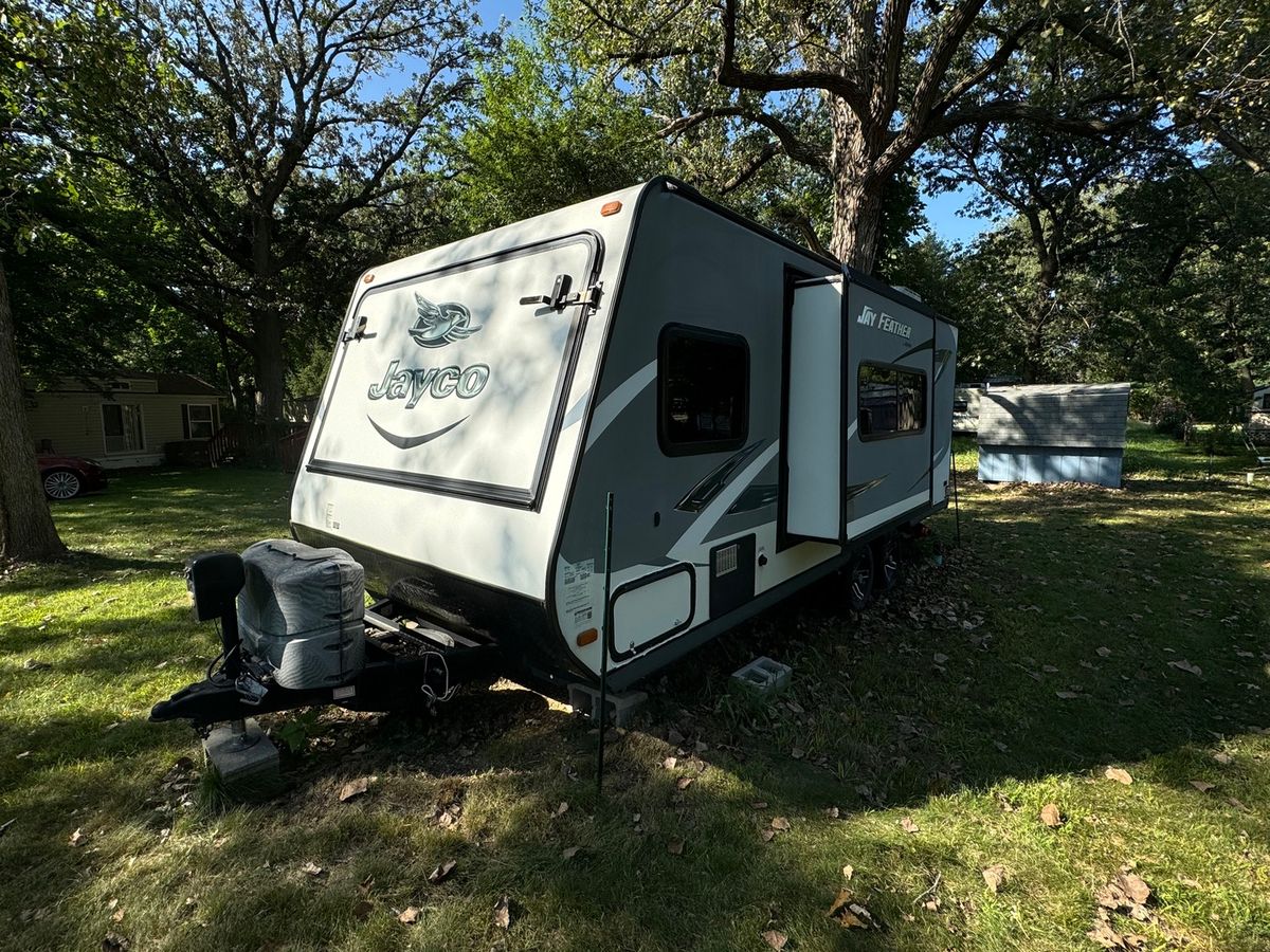 9-128 Woodhaven Lakes, Sublette, IL 61367