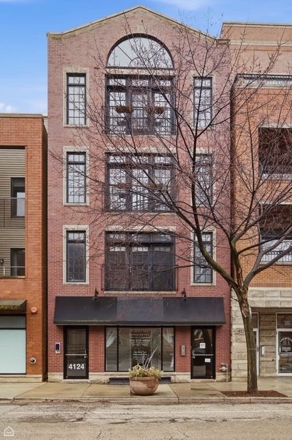 4124 N Lincoln Avenue — Chicago, IL 60618