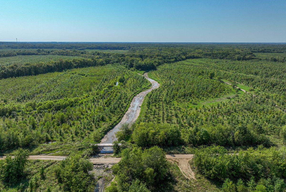 0000 Mayflower Road, Clay City, IL 62824