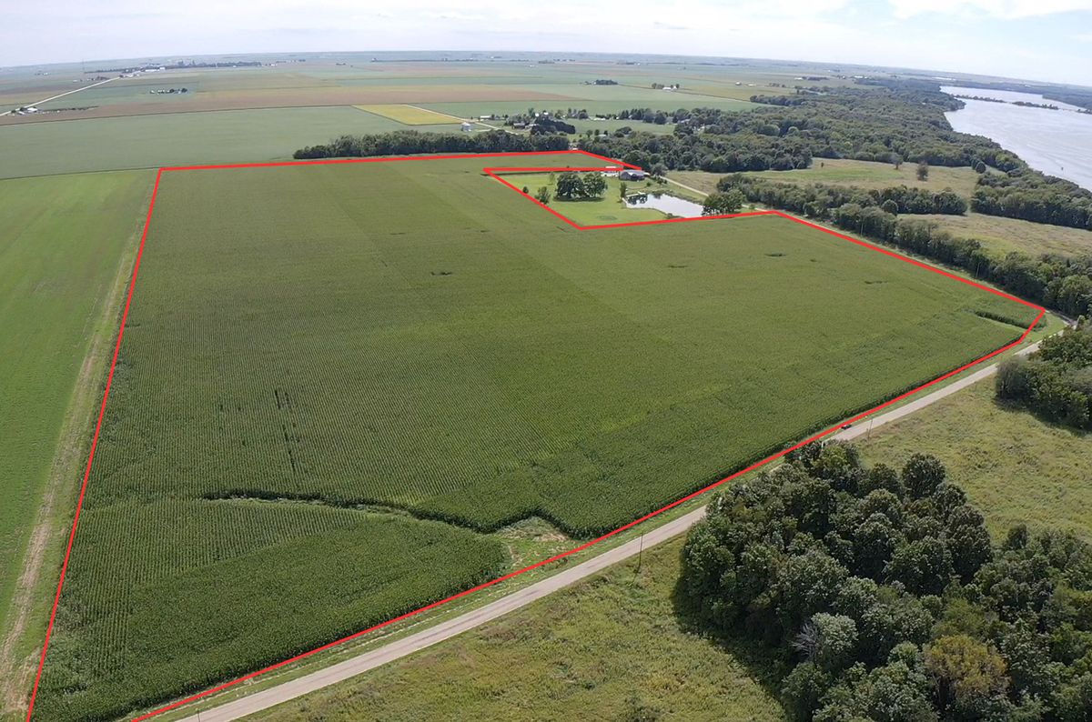 000 Adam Road, Dewitt, IL 61735