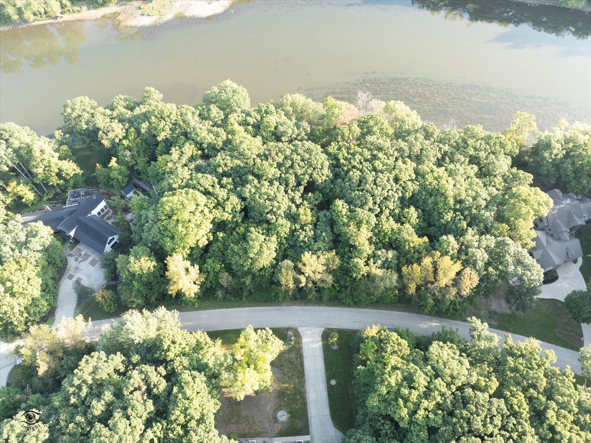 1905 Indian Trail, Kankakee, IL 60901