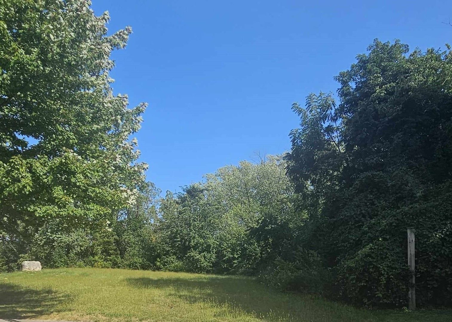 405 WOODLAND Trail — Lindenhurst, IL 60046