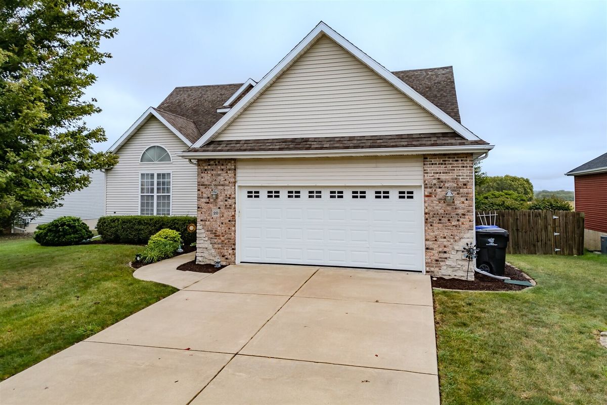 20 Fedor Circle, Bloomington, IL 61705