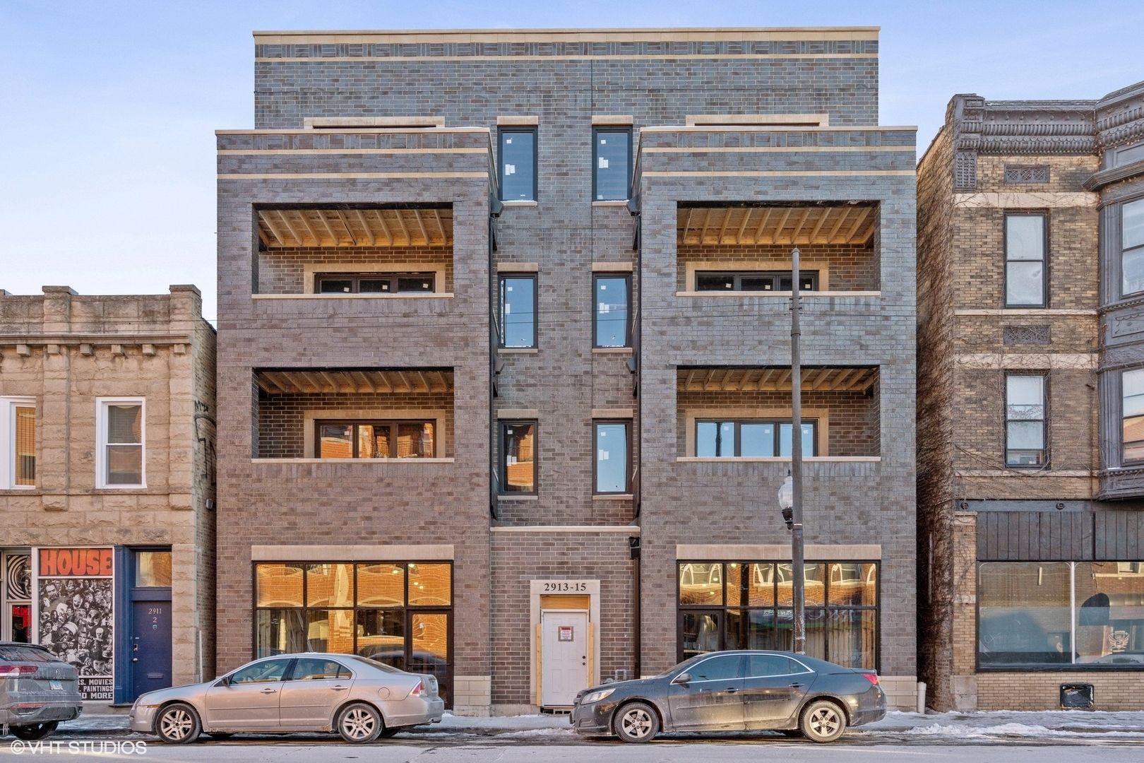 2913 Belmont Avenue — Chicago, IL 60618