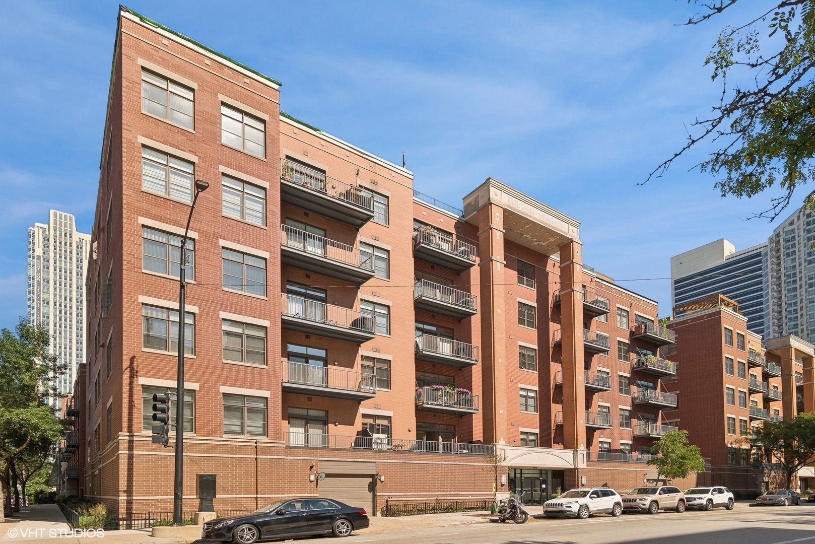 560 W Fulton Street #506 — Chicago, IL 60661