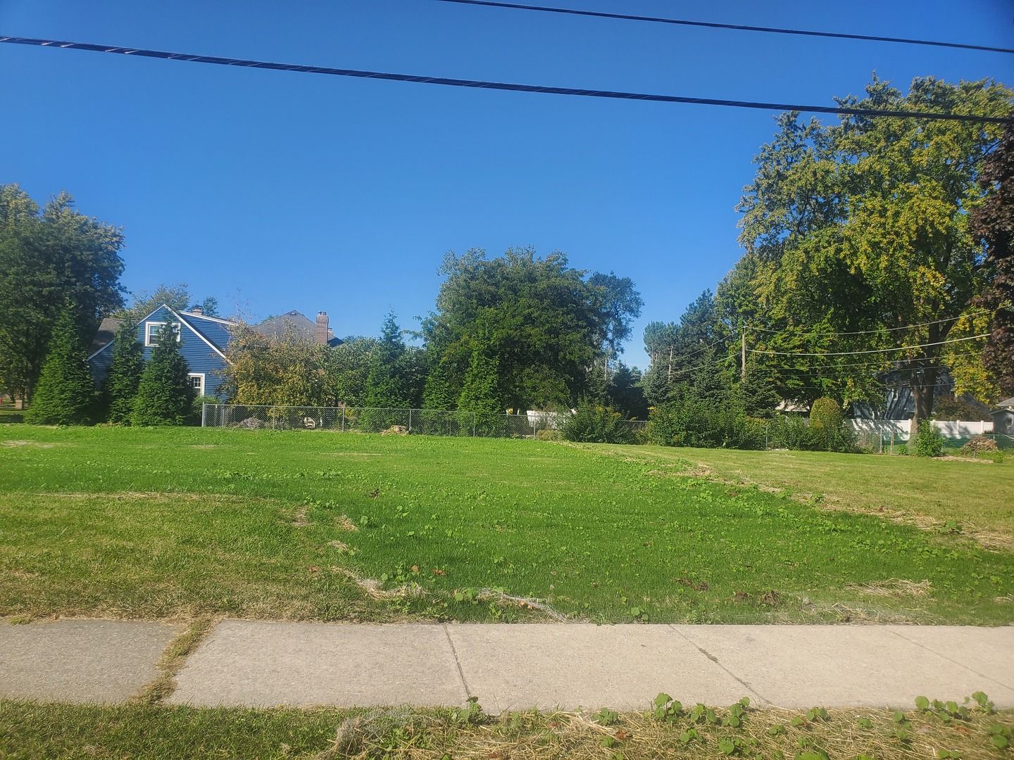 2646 Maple Street — Des Plaines, IL 60018