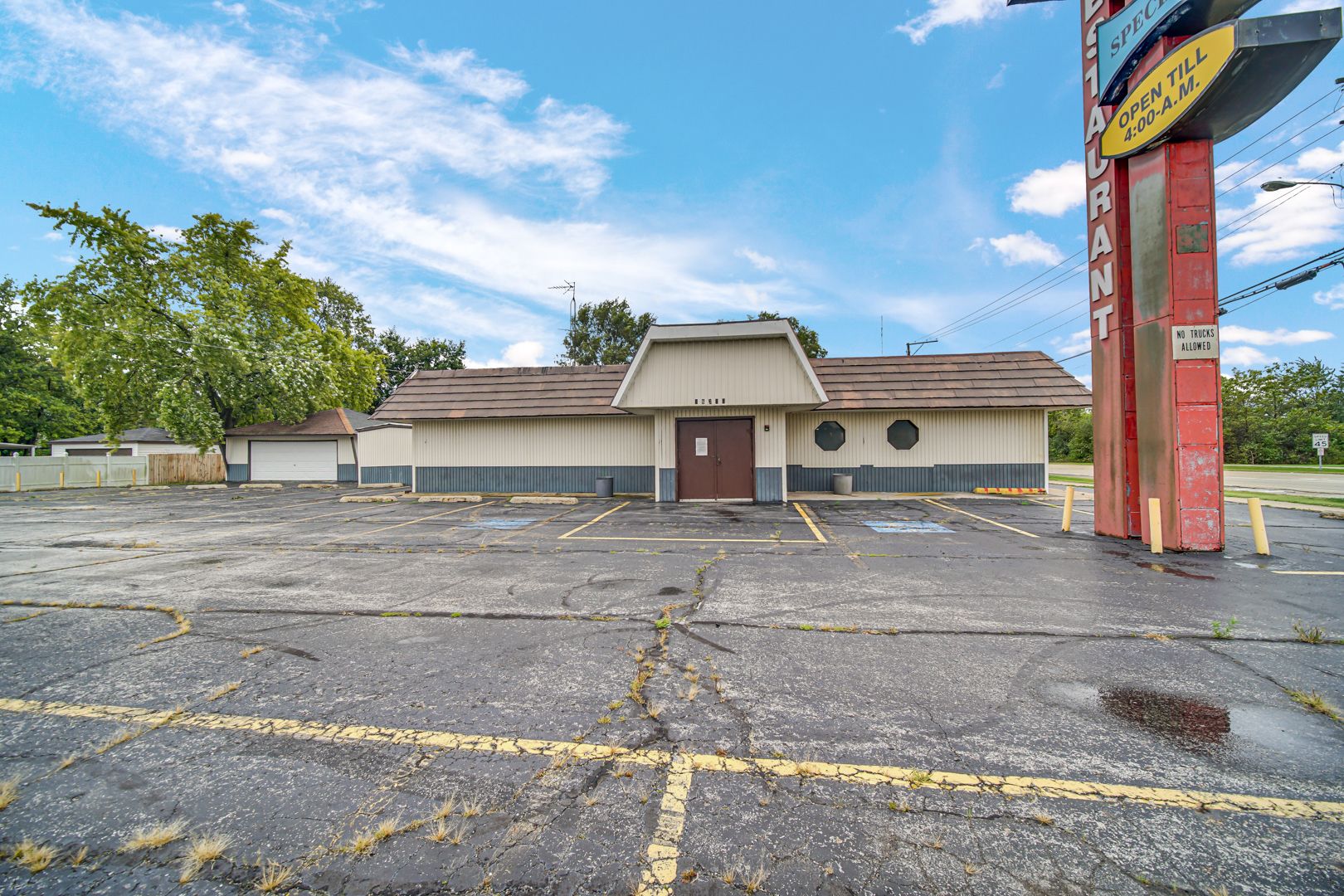 18301 Oak Park Avenue — Tinley Park, IL 60477