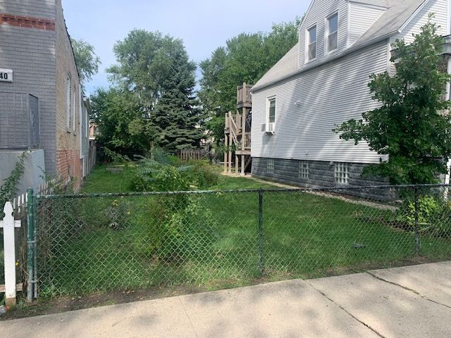 2100 N Parkside Avenue — Chicago, IL 60639