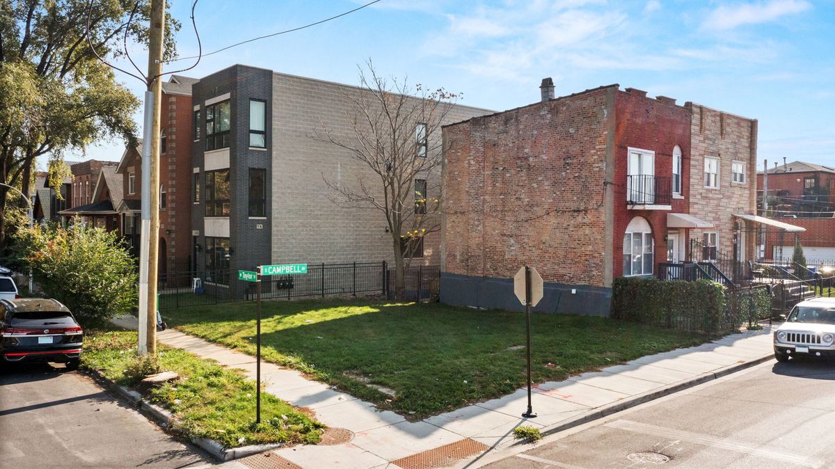 1001 Campbell Avenue, Chicago, IL 60612