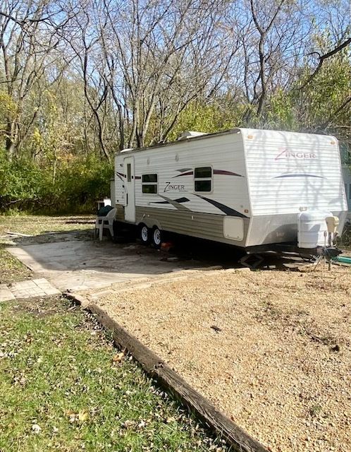 17/100 Woodhaven, Sublette, IL 61367