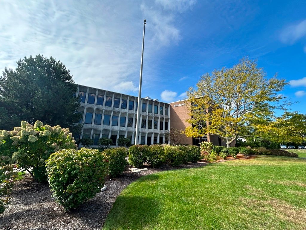3201 Old Glenview Road #300 — Wilmette, IL 60091