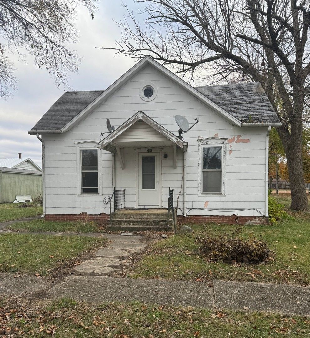 304 Chapin Street, Ivesdale, IL 61851