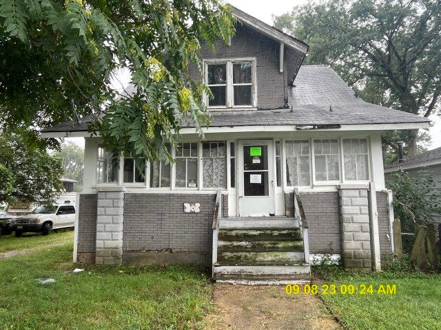 305 River Oaks Drive — Calumet City, IL 60409