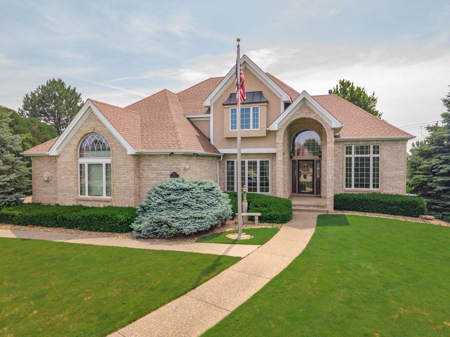 17 Smokey Court — Bloomington, IL 61704