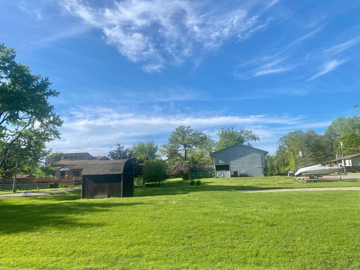138 Eastwood Avenue, Port Barrington, IL 60010