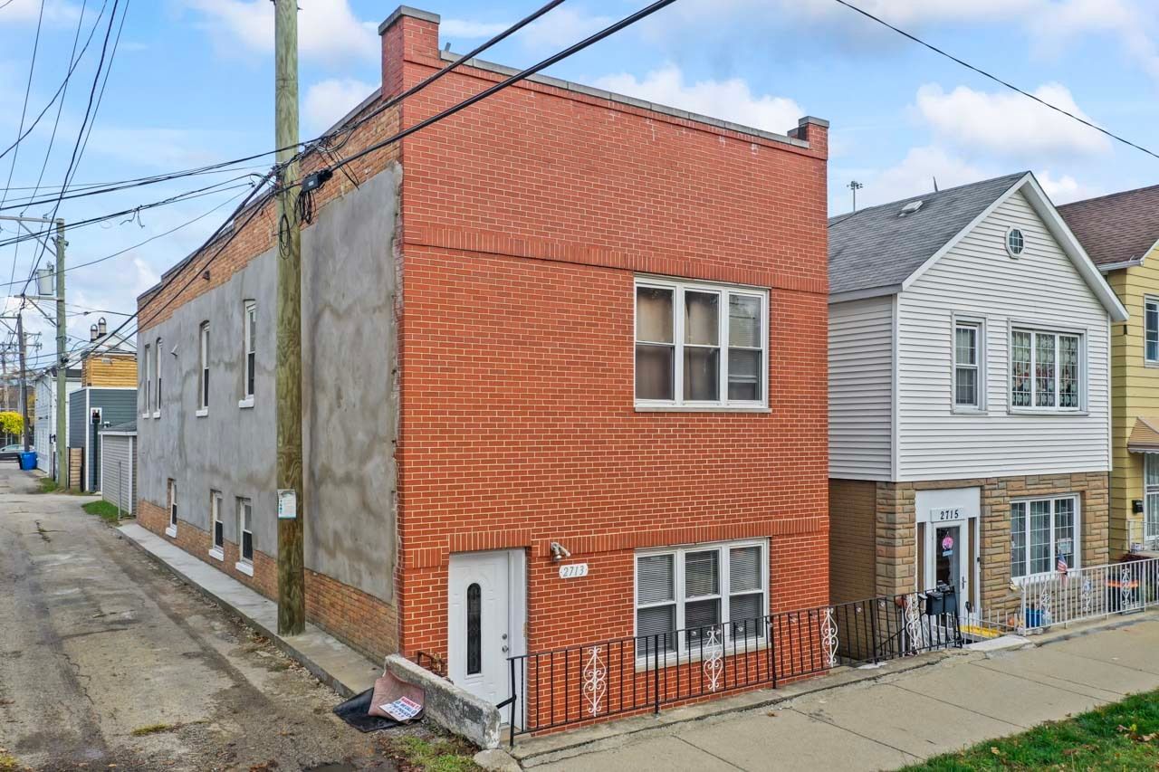 2713 S Crowell Street — Chicago, IL 60608