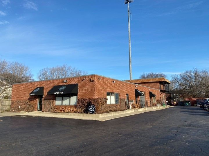 100 N Skokie Highway — Lake Bluff, IL 60044