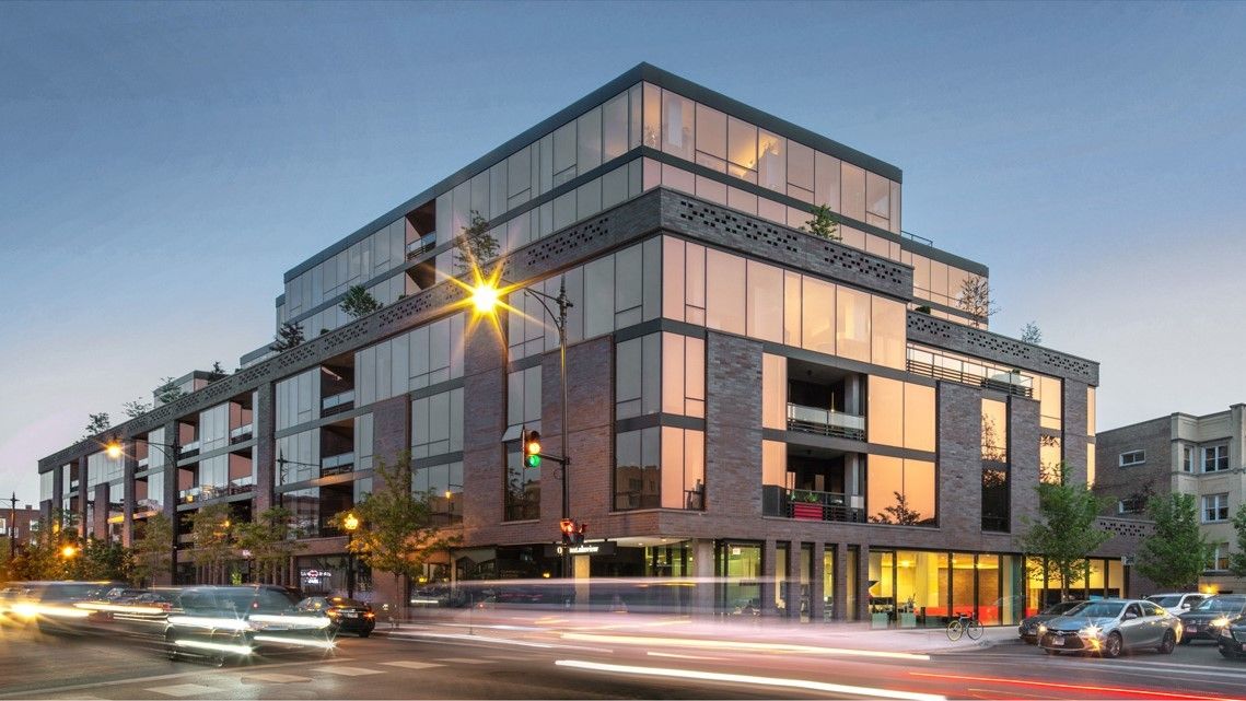 3460 N Broadway Street — Chicago, IL 60657