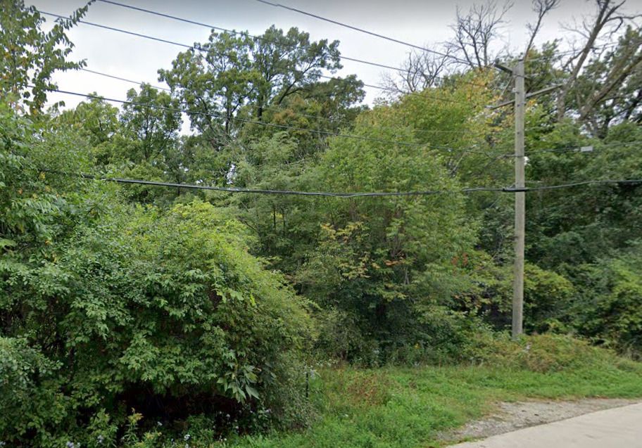 2200 W Saunders Road — Lake Forest, IL 60045