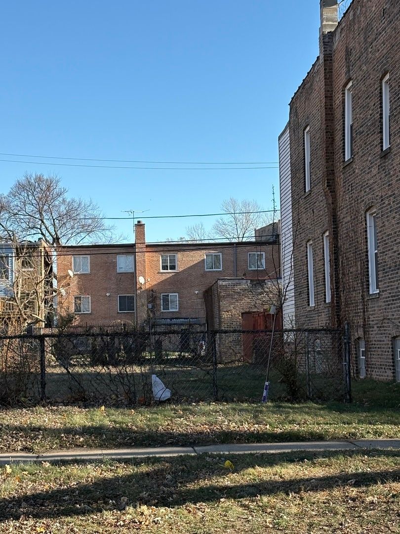6417 S Rhodes Avenue — Chicago, IL 60637