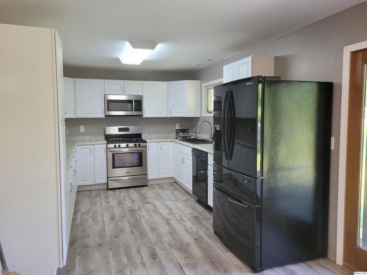 3 Lynn Rose Heights, Mt. Sterling, IL 62353