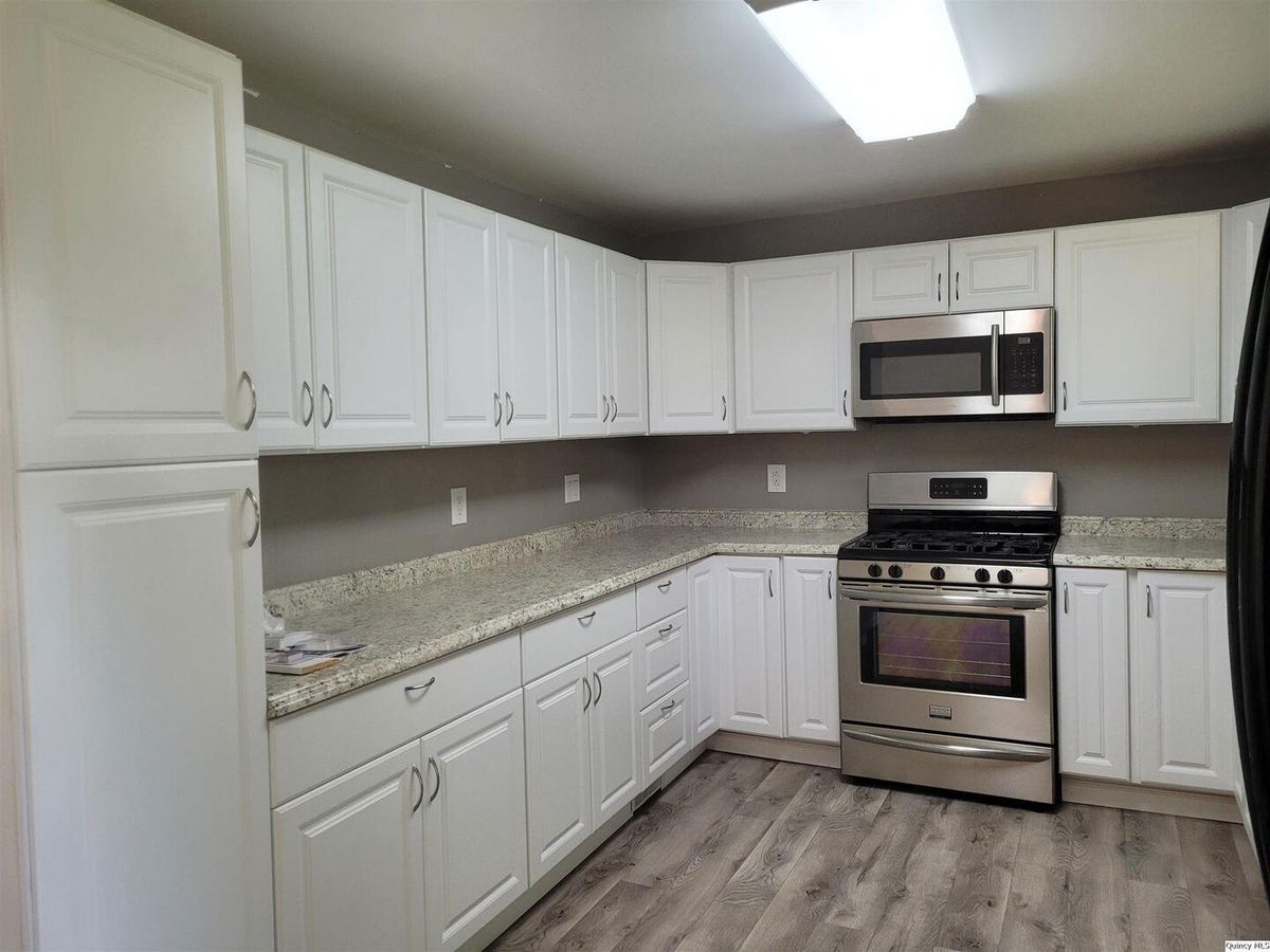 3 Lynn Rose Heights, Mt. Sterling, IL 62353