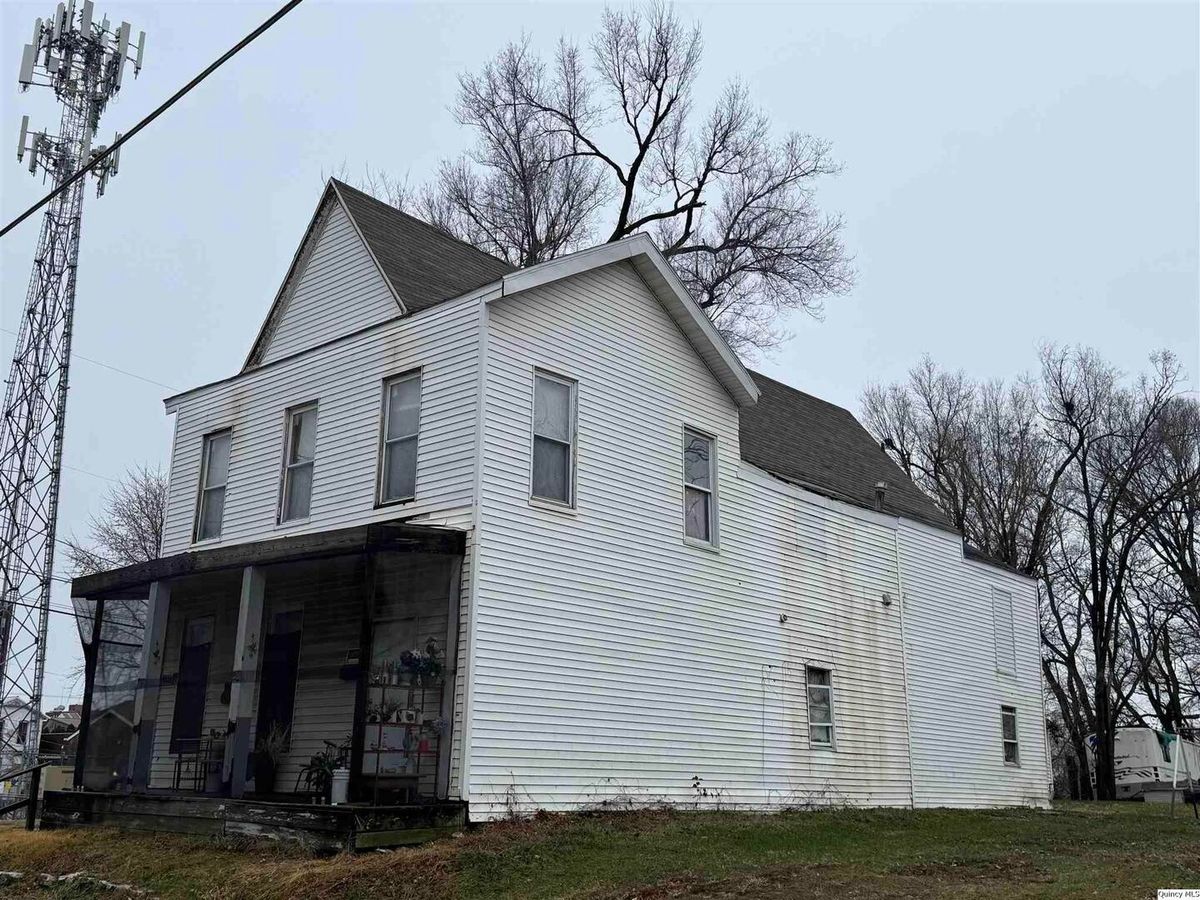 523 6th, Quincy, IL 62301