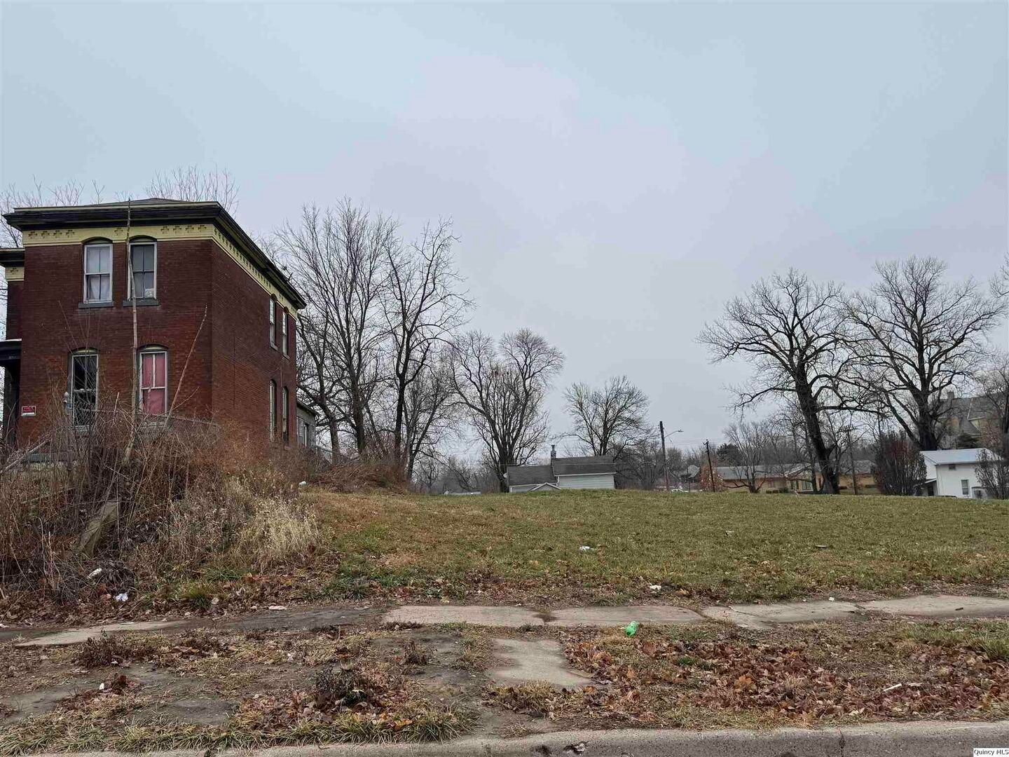 635-637 Lind — Quincy, IL 62301