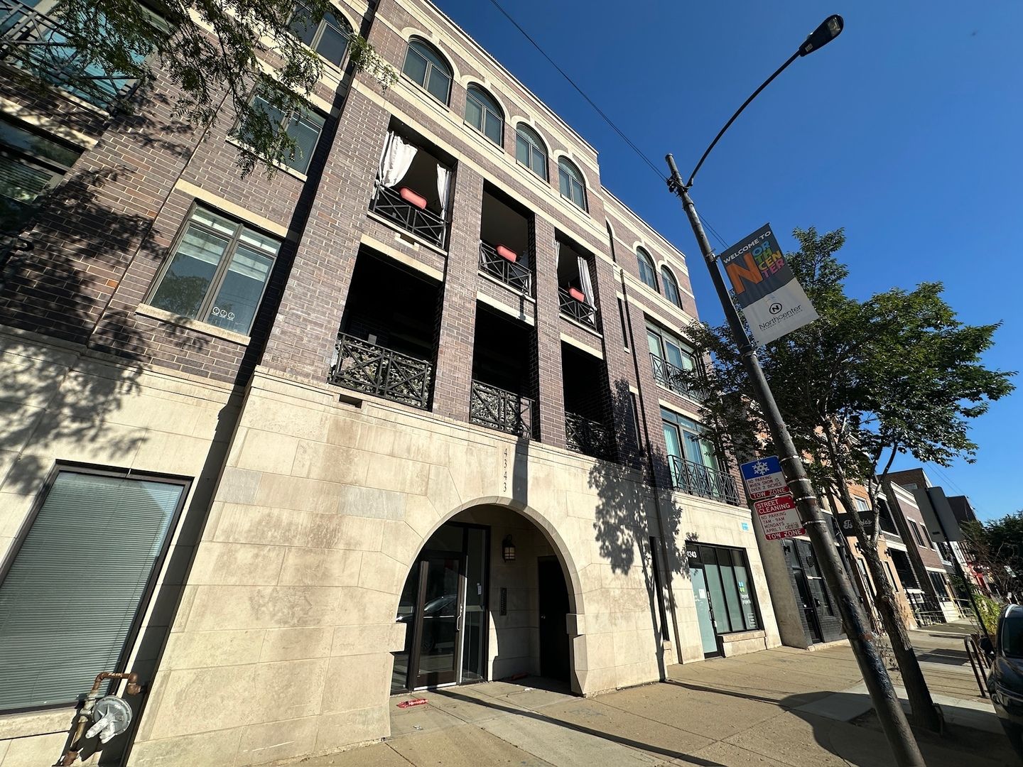 4343 N Western Avenue #C1 — Chicago, IL 60618