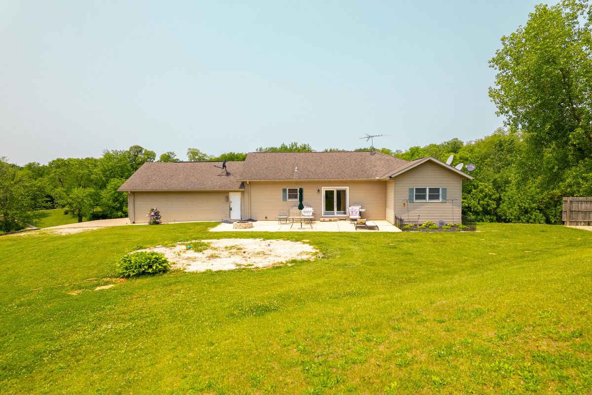 9304 Ellis Road, Fenton, IL 61251