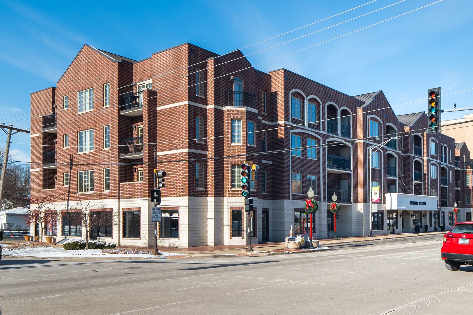 36 S Cass Avenue #38 — Westmont, IL 60559