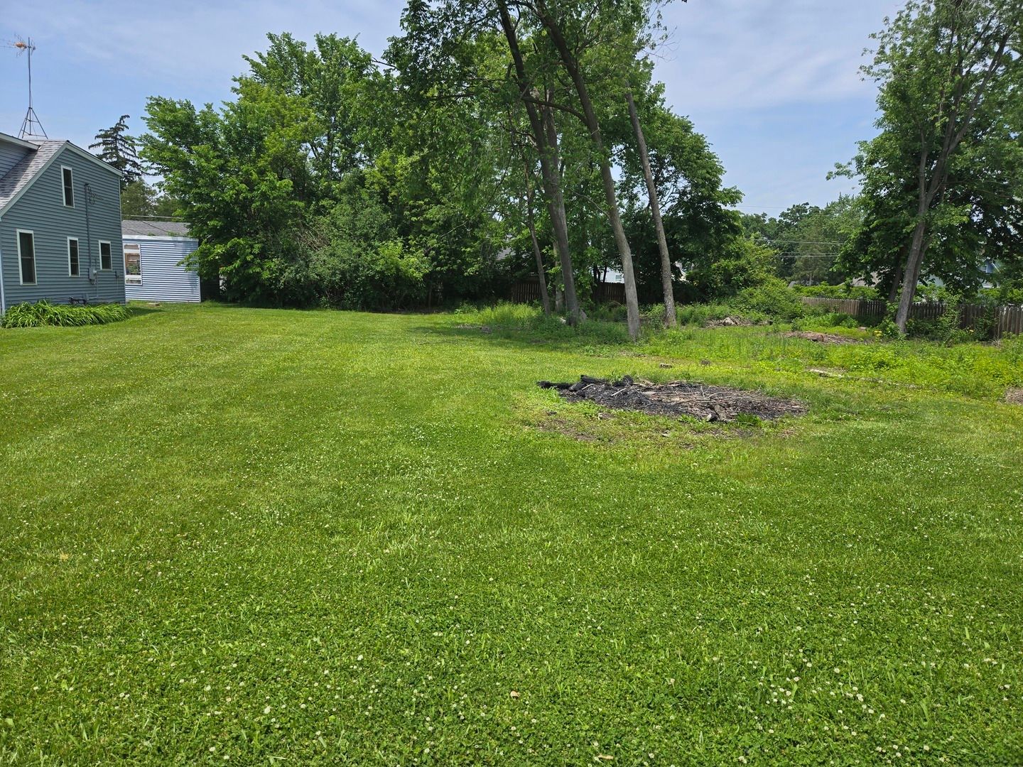 42644 N Lake Drive — Antioch, IL 60002