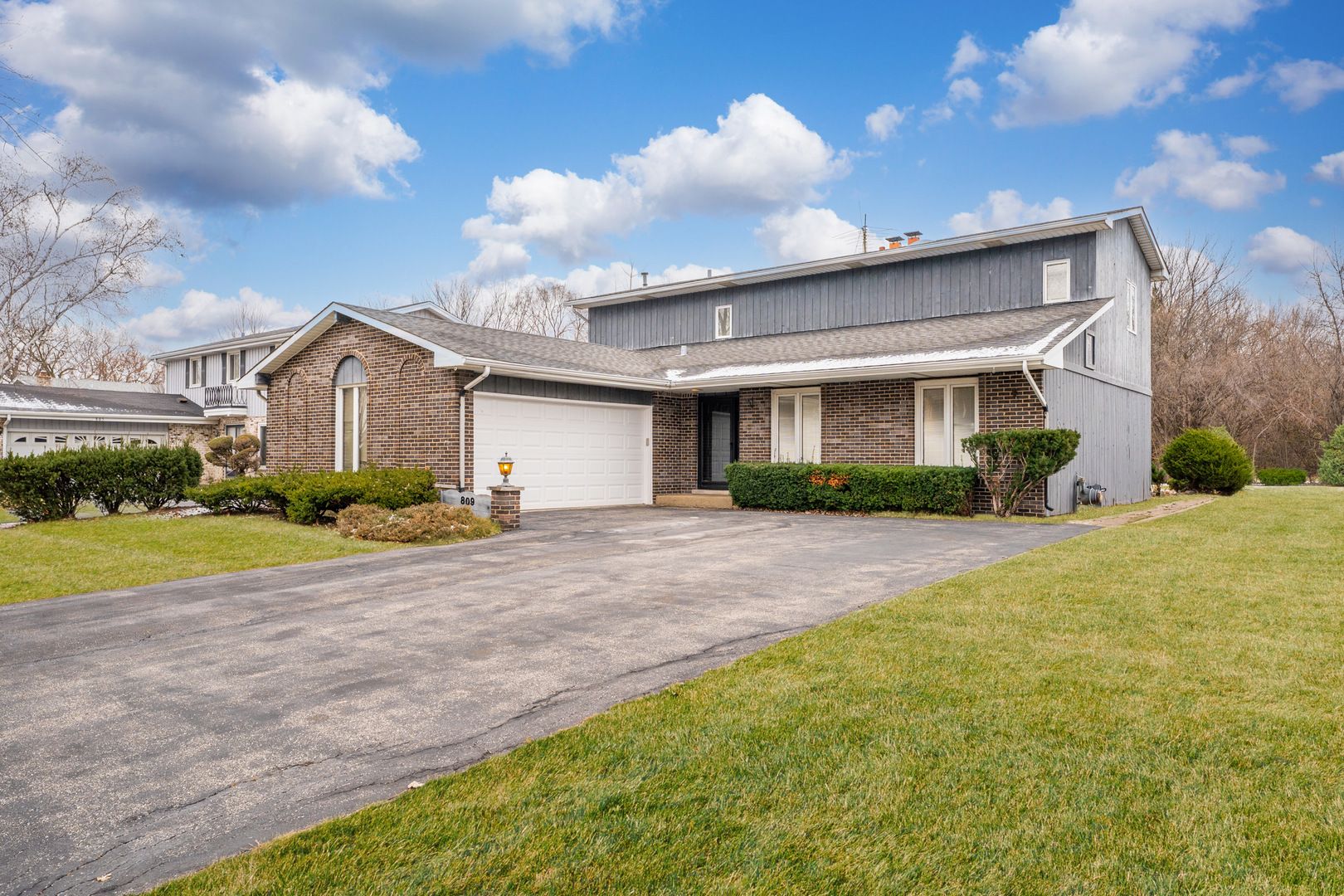 809 Brentwood Drive — Bensenville, IL 60106