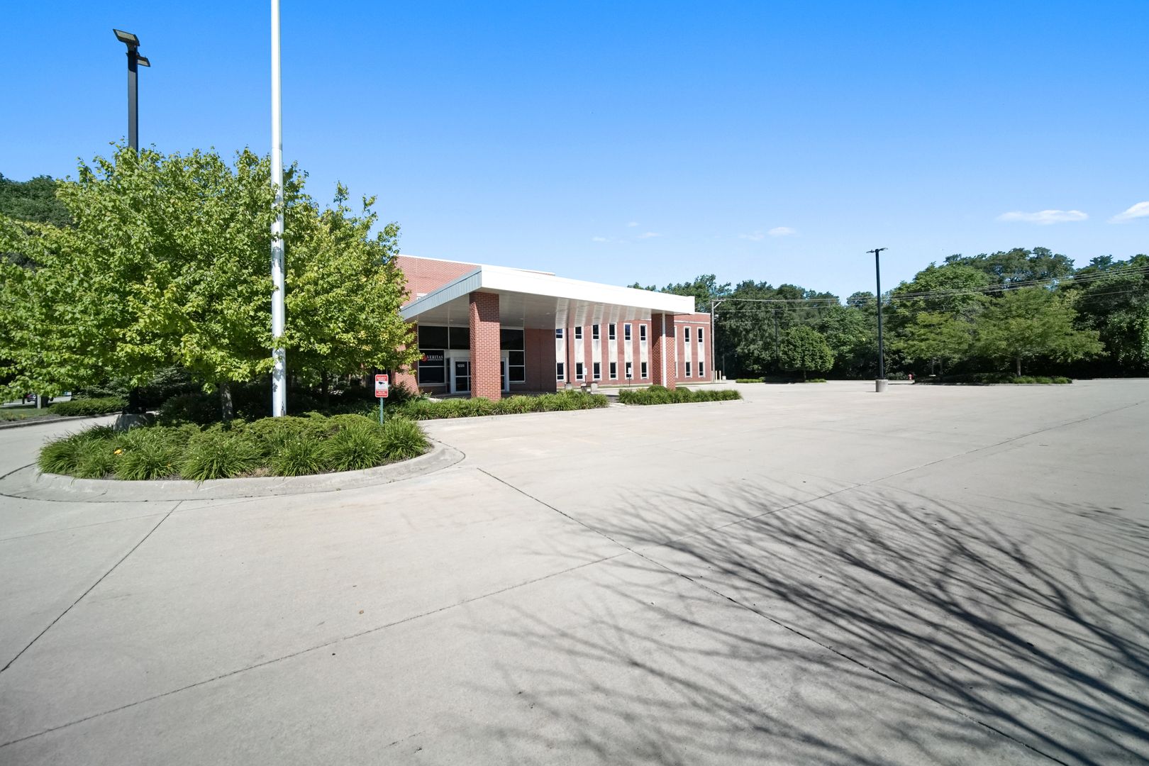 1225 E Washington Street — Joliet, IL 60433