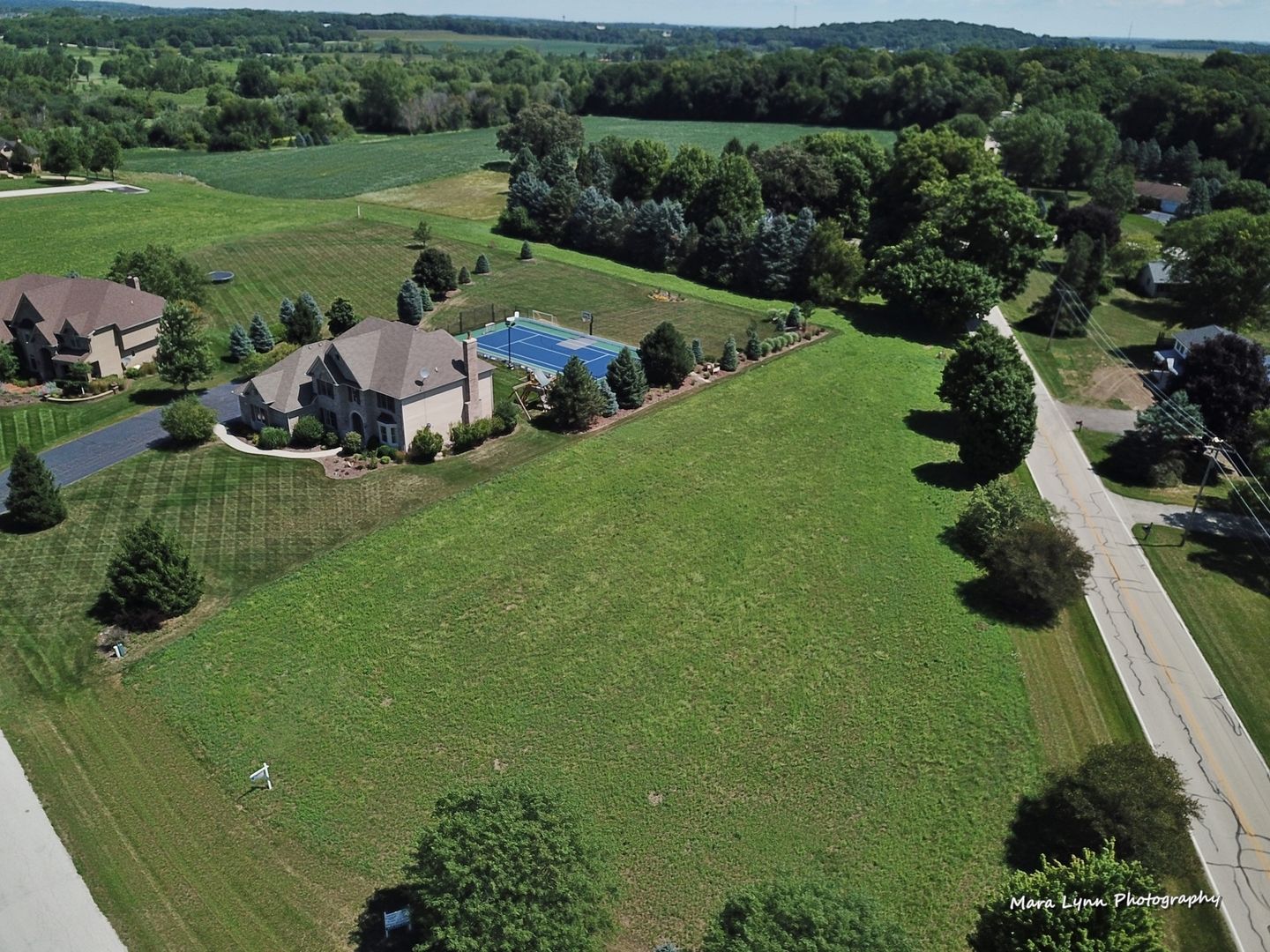 16 Derek Drive — Elburn, IL 60119