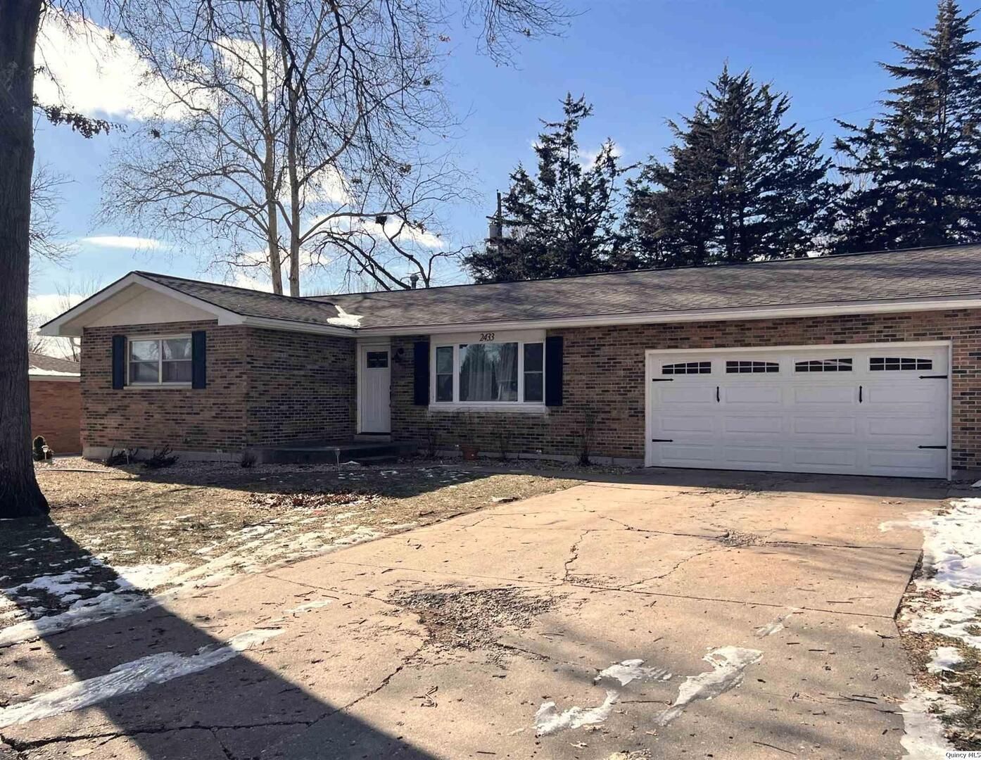 2433 Cedar Creek CT — Quincy, IL 62305-1339