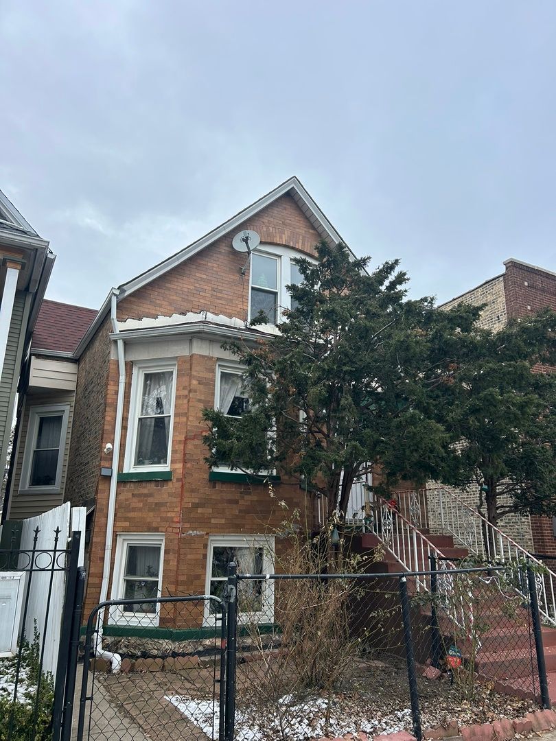 4142 N Bernard Street — Chicago, IL 60618